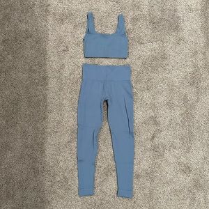 Set Active bra and leggings